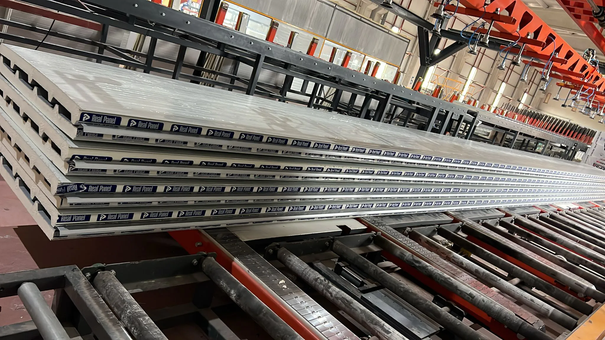 Real Panel automated sandwich panel production line in Kocaeli, Türkiye